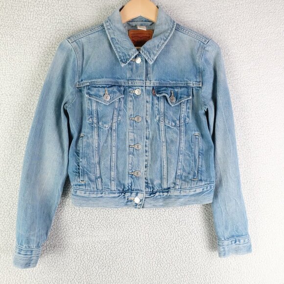 Levi’s Trucker Jacket Womens Small Light Blue Denim Classic Button Up Distressed - Picture 1 of 10